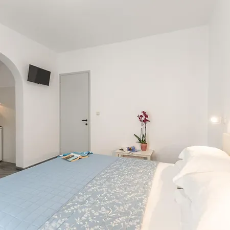 Azur Playa Naxos Hotel *